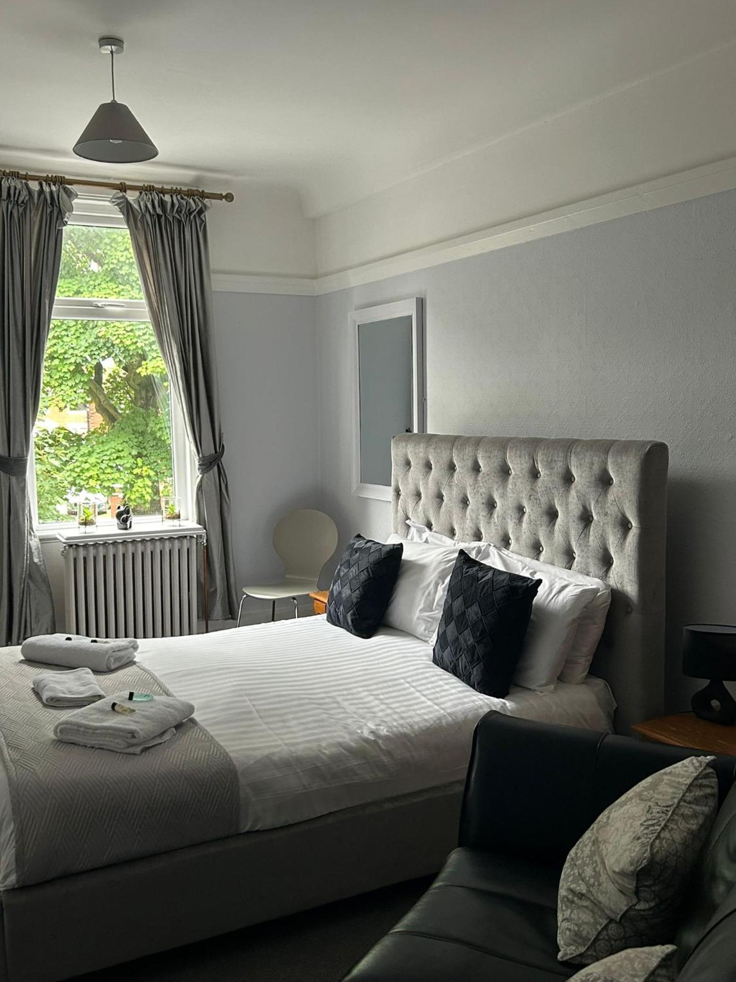 The Wheatley Hotel Doncaster Extérieur photo